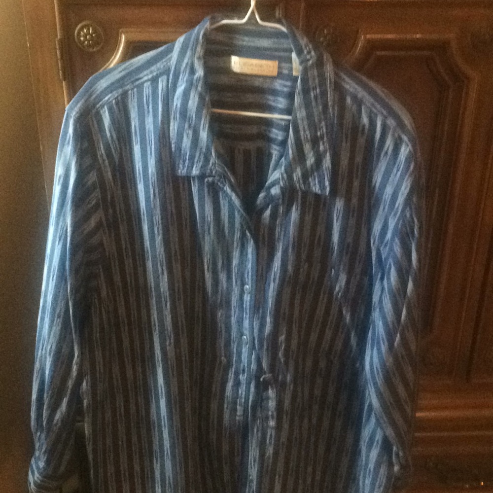 Liz Claiborne Inc Button Down Top